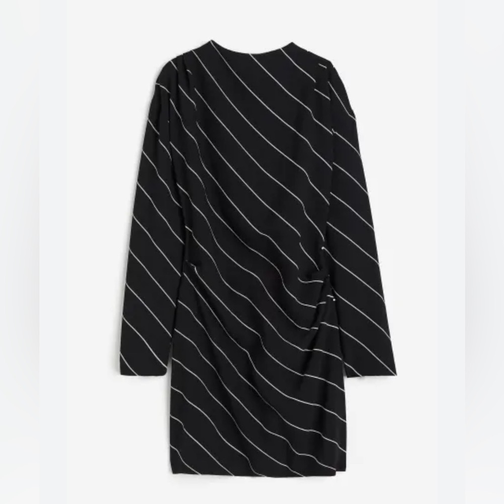 Black and white woven short dress.  Size XL.  H&M